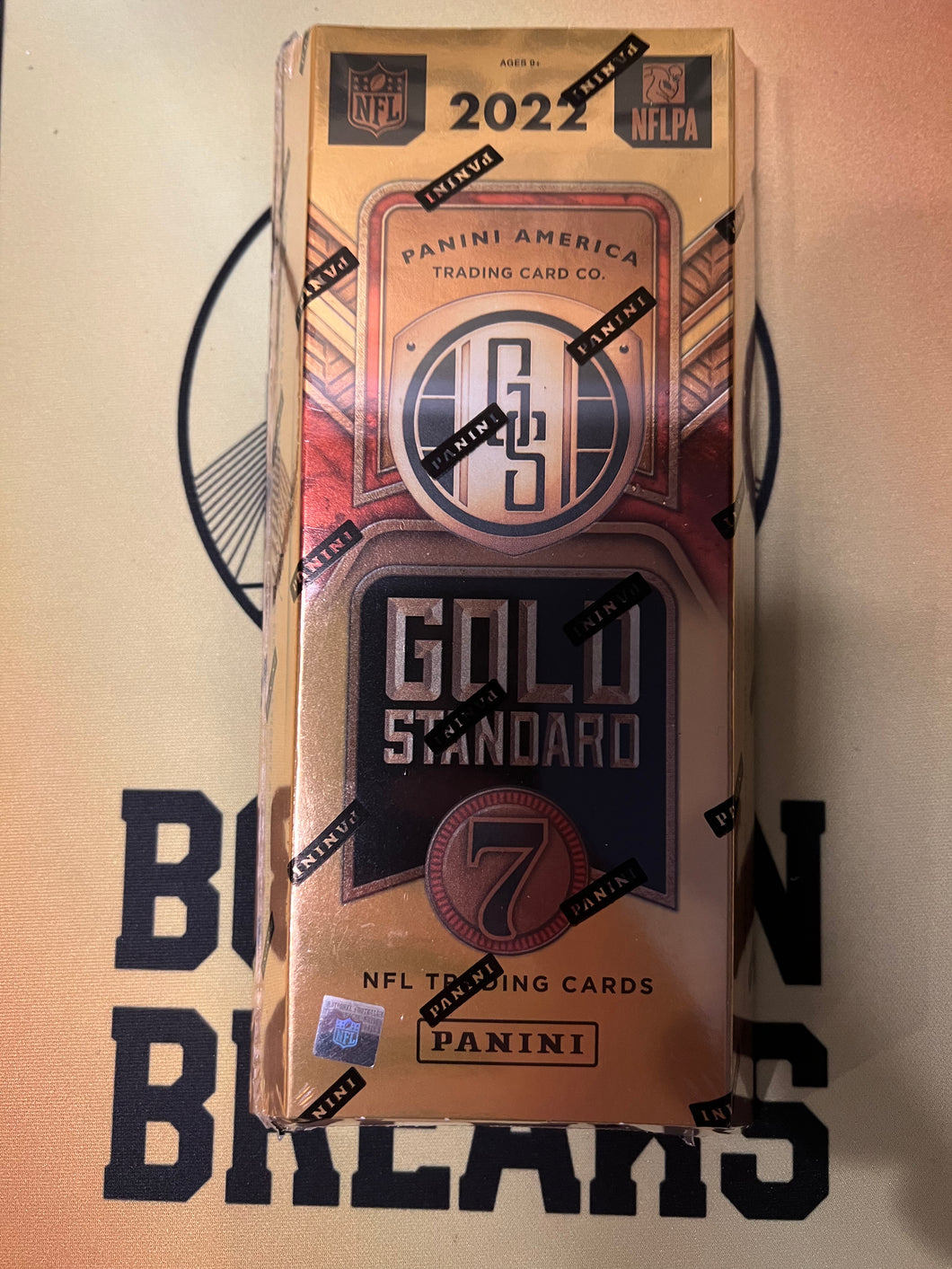 2022 Panini NFL Gold Standard Hobby Box